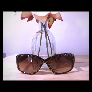 Chico’s Leopard Sunglasses NWOT